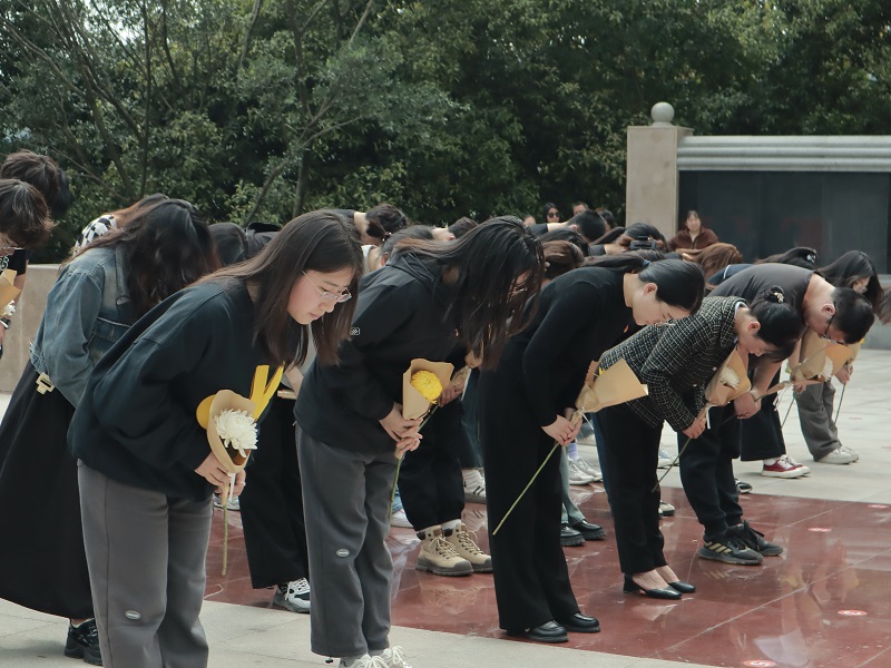 口腔医学院党总支开展“清明祭英烈”主题活动