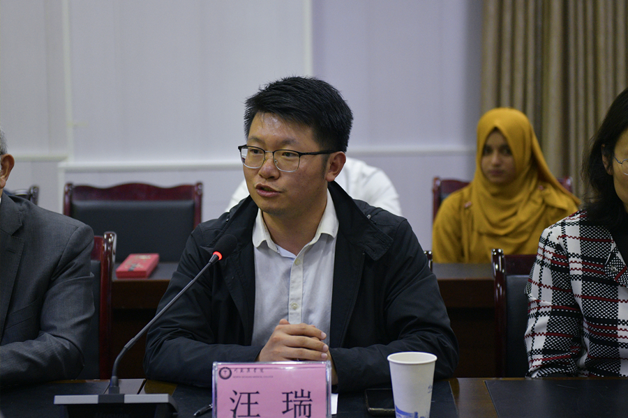 学校举办中外学生共话“一带一路”活动