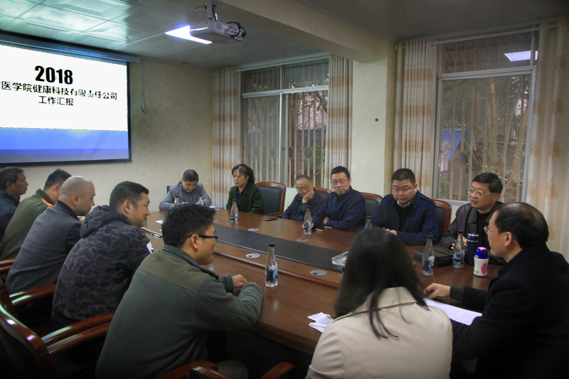 学校工会组织教代会代表开展巡查工作