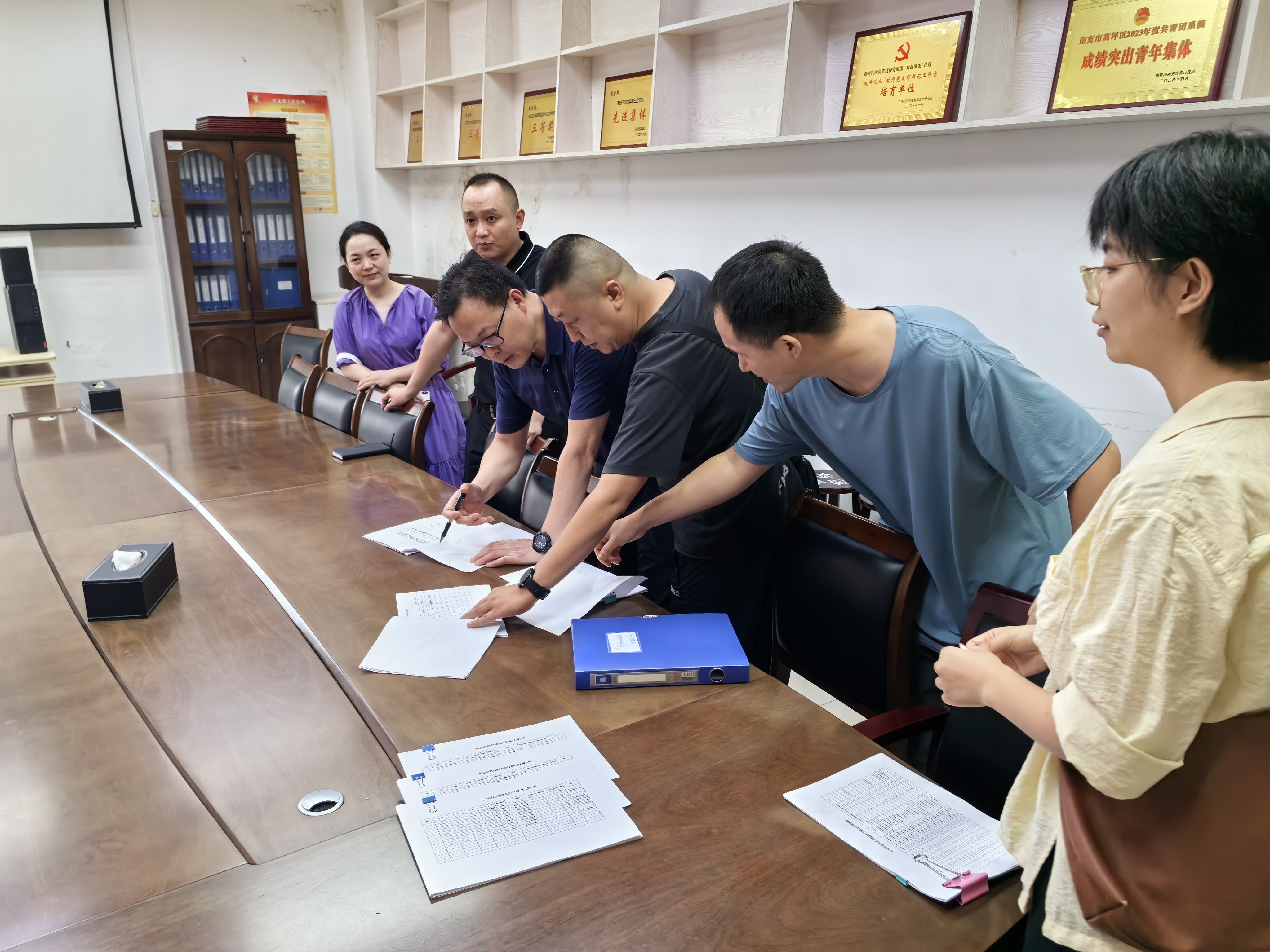 采购与招投标管理中心组织开展自行采购管理台账检查工作