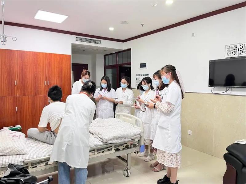 毕业季故事①｜“学霸实习寝室”：奋斗为底友情增彩