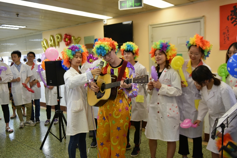 临床医学系开展“欢乐传递,健康童年”小丑医生志愿活动