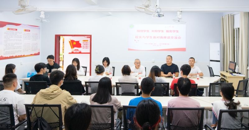 杜勇到静雅苑“一站式”学生社区开展调研