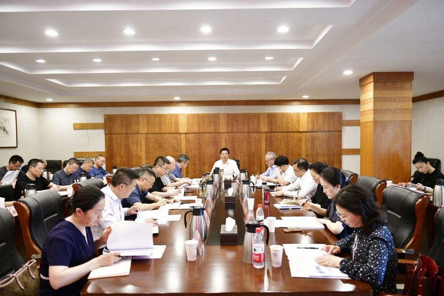 学校召开党建工作领导小组扩大会暨党纪学习教育安排布置会