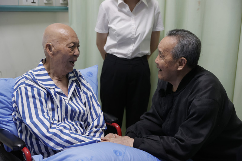 英雄精神入血脉，立足岗位建新功 ——志愿军老战士为附属医院青年医护工作者讲“微党课”