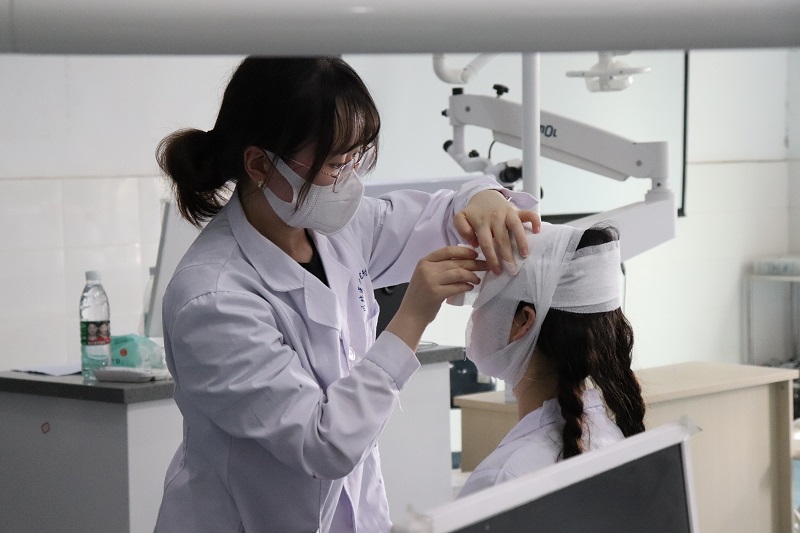 口腔医学系成功开展第十四届口腔专业技能大赛