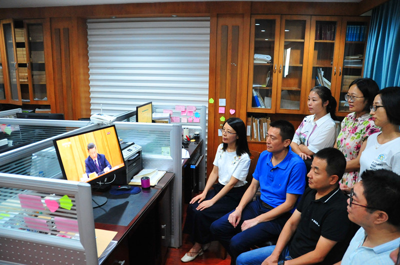 以国之名,致敬抗疫英雄:我校师生热议全国抗击新冠肺炎疫情表彰大会