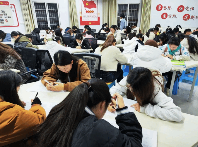 运动医学与康复学院开展“党史筑梦,运动筑身,康复筑心,强国复兴有我!”活动